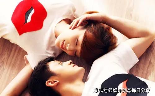 躺在床上的助浴新体验 杭州这项上门助浴服务解决老人“洗澡难题”